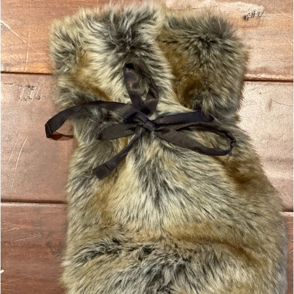 Pottery Barn Faux fur wine bag and carrier - Picture 4 of 5